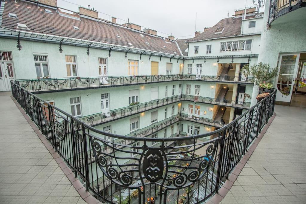 Jolan Suite Budapeste Exterior foto